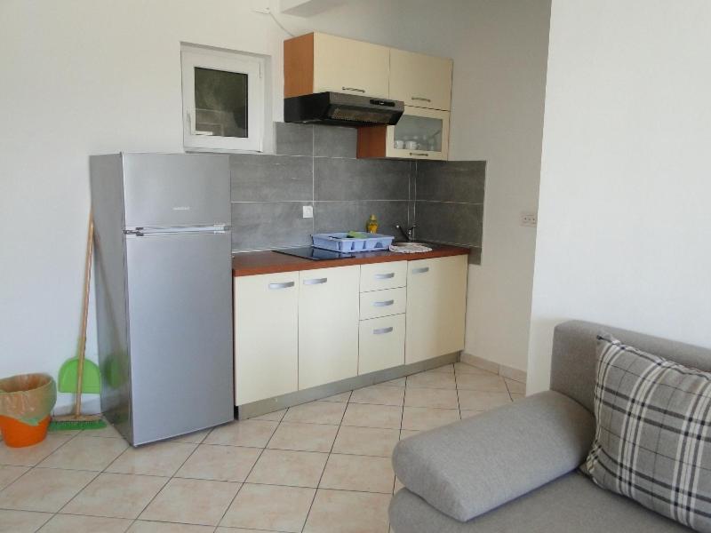 Apartmani Tepli Bok Primošten Exterior foto